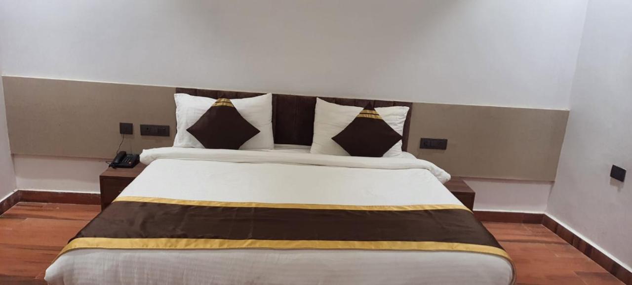 Hotel Citrus Lucknow Ngoại thất bức ảnh